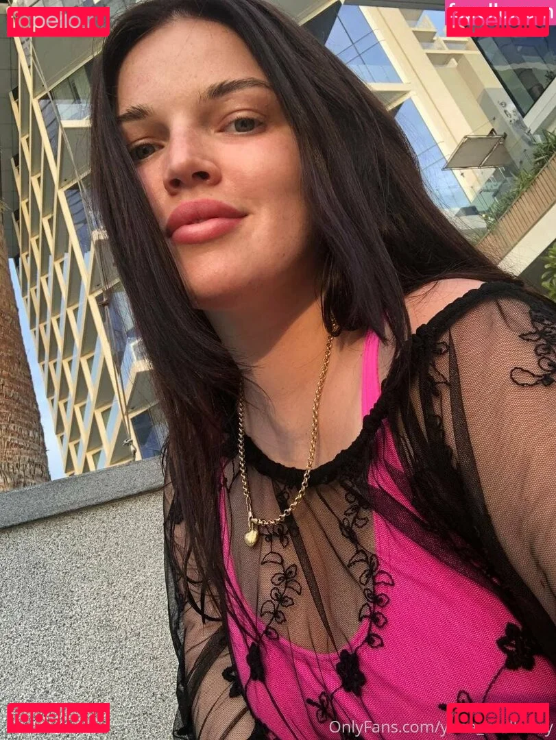 yanamulberry Onlyfans Photo Gallery 