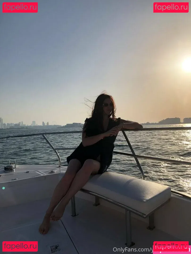 yanamulberry Onlyfans Photo Gallery 