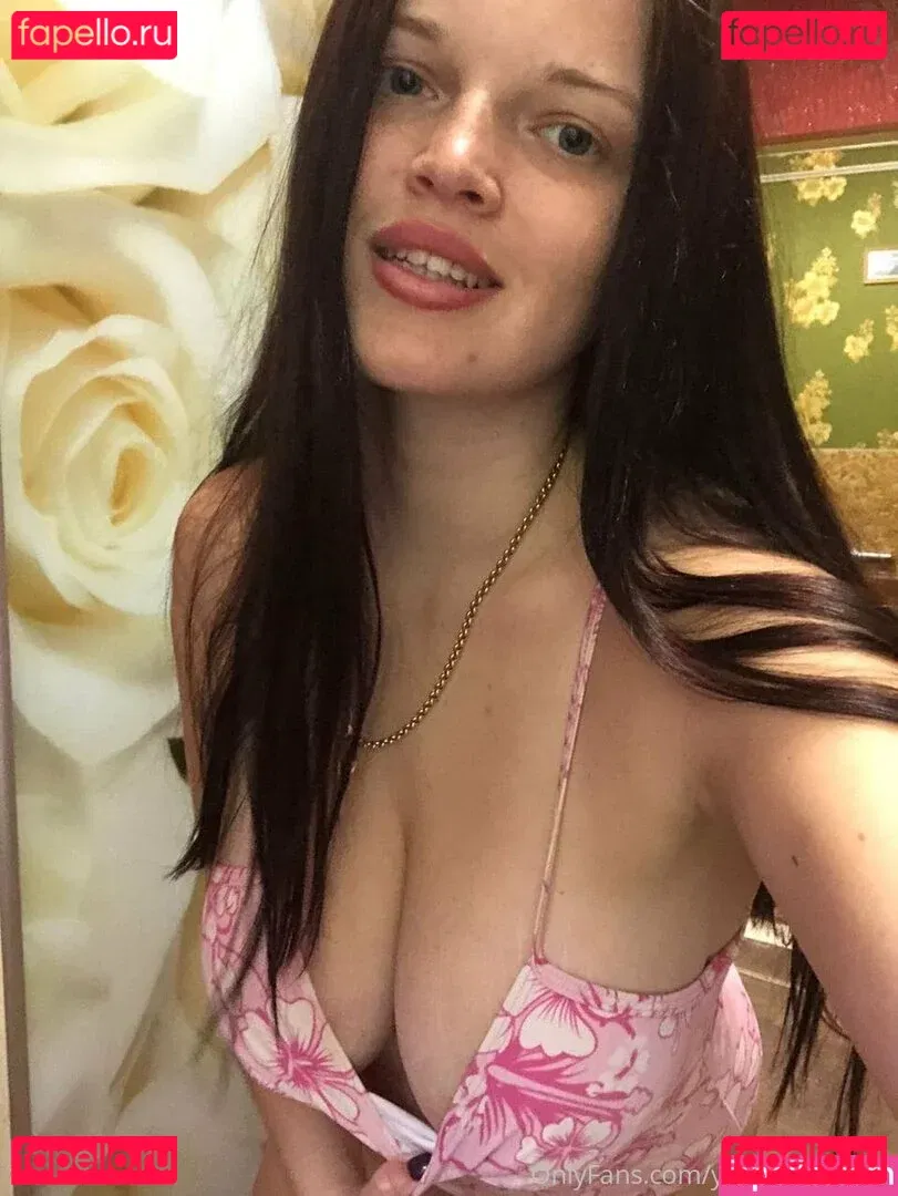 yanamulberry Onlyfans Photo Gallery 