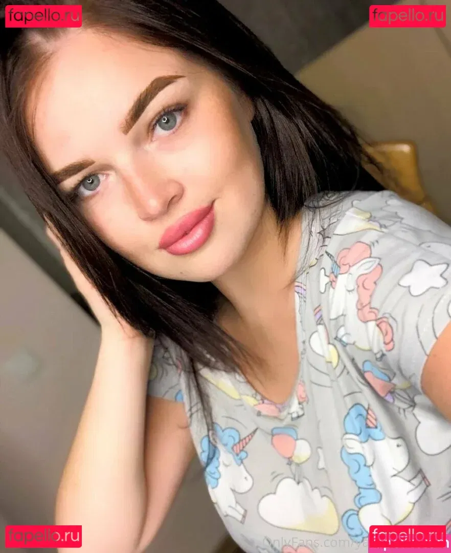 yanamulberry Onlyfans Photo Gallery 