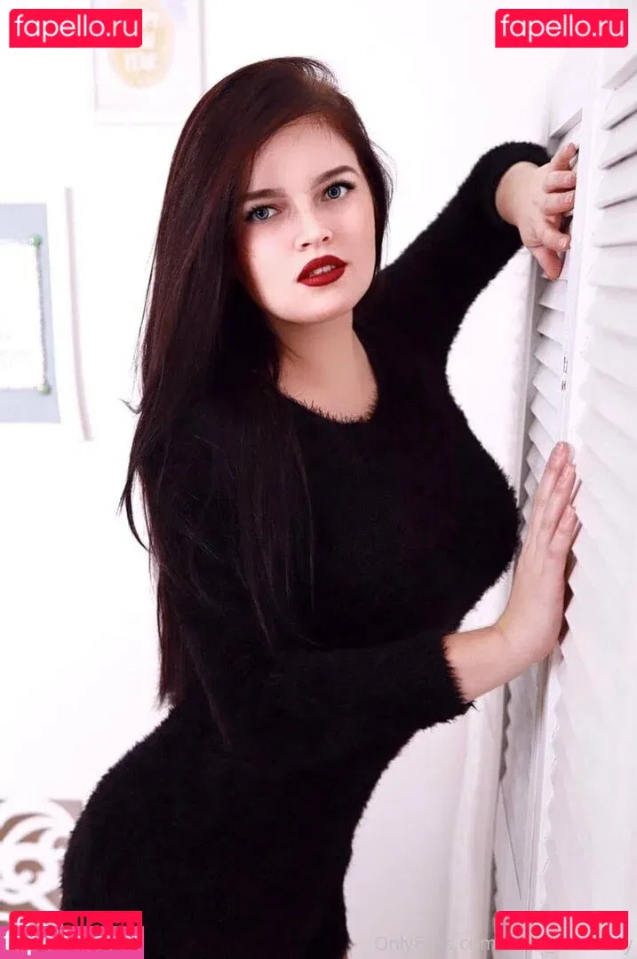 yanamulberry Onlyfans Photo Gallery 