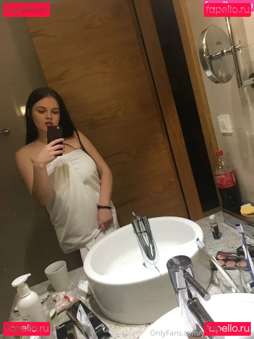 yanamulberry Onlyfans Photo Gallery 