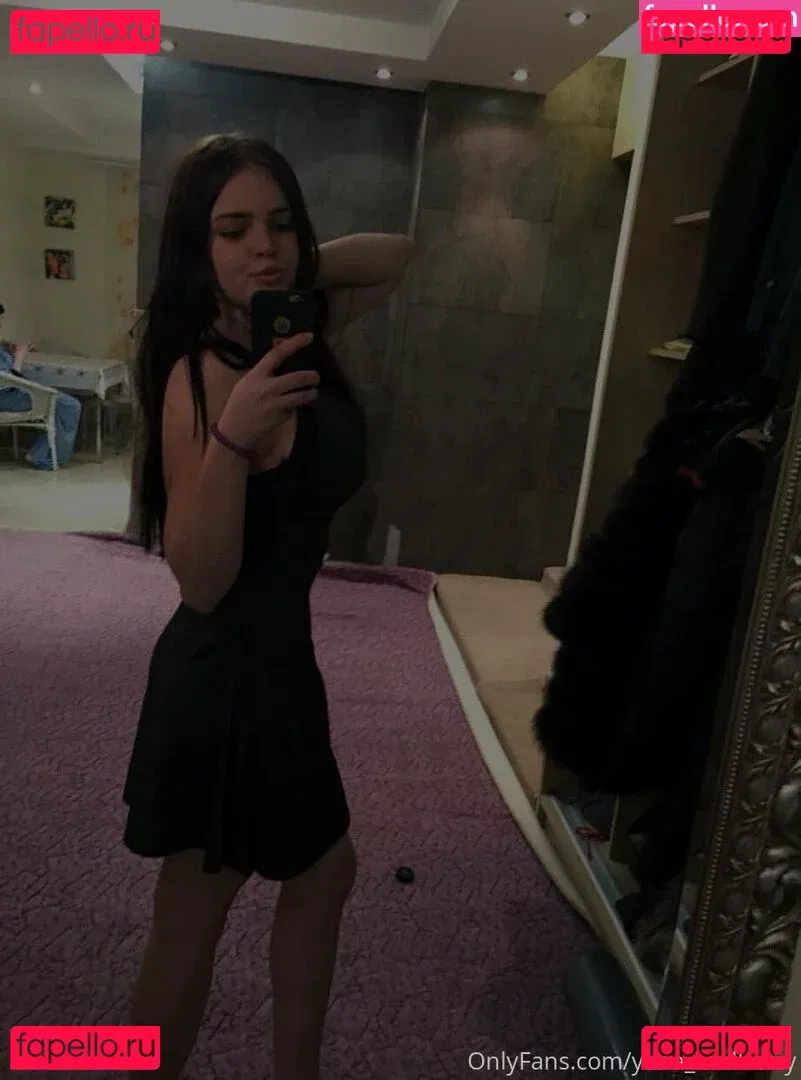 yanamulberry Onlyfans Photo Gallery 