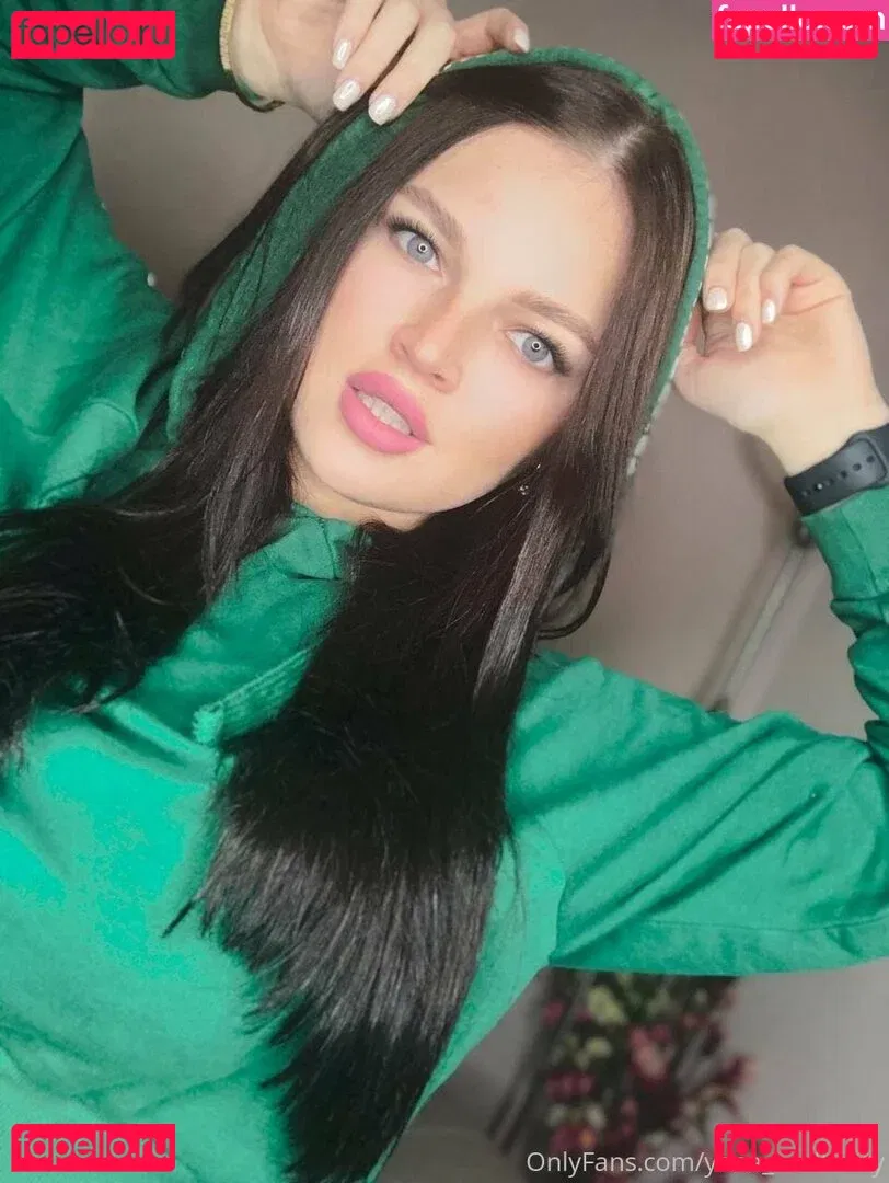 yanamulberry Onlyfans Photo Gallery 