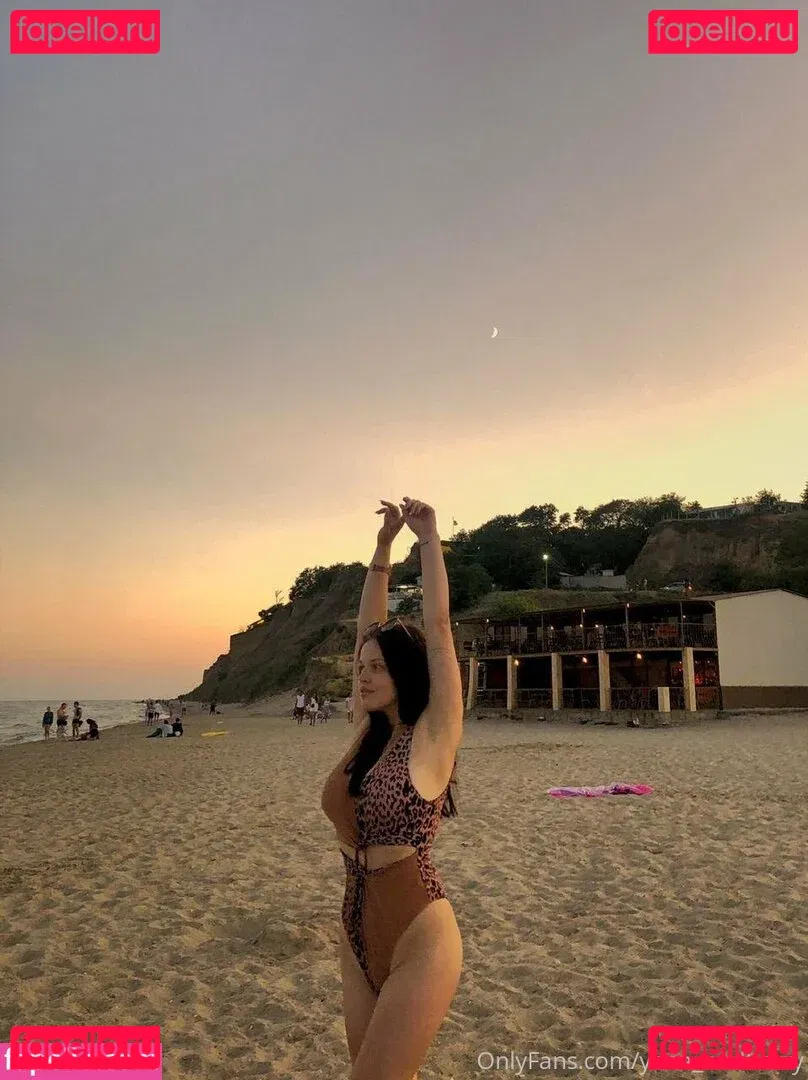 yanamulberry Onlyfans Photo Gallery 