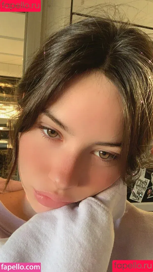 Gracie Abrams / gracieabrams Onlyfans Photo Gallery 