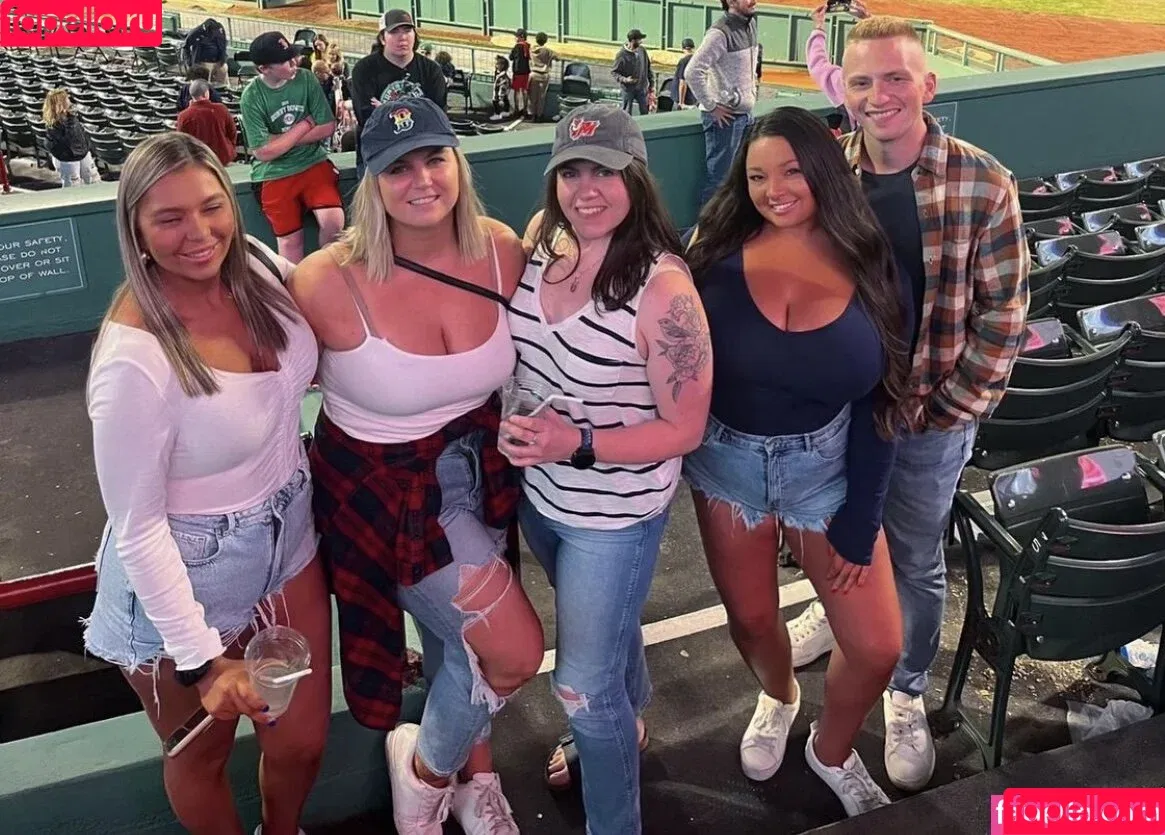 Jenn M / theaspencowgirl / u219313304 Onlyfans Photo Gallery 