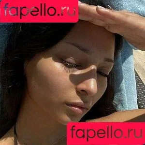 Zaina Sarah / zaina.sarah / zaina_glows / zainaontoast Onlyfans Photo Gallery 