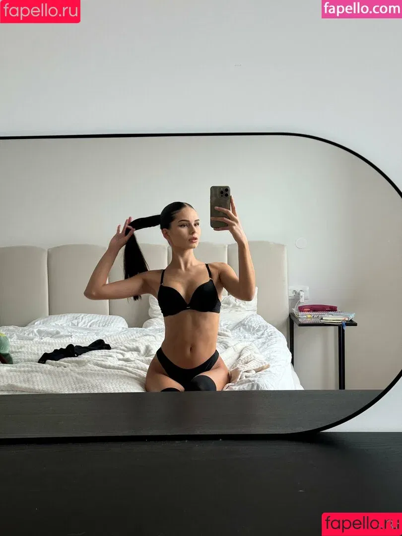 sara8teen / saramiamiaw Onlyfans Photo Gallery 