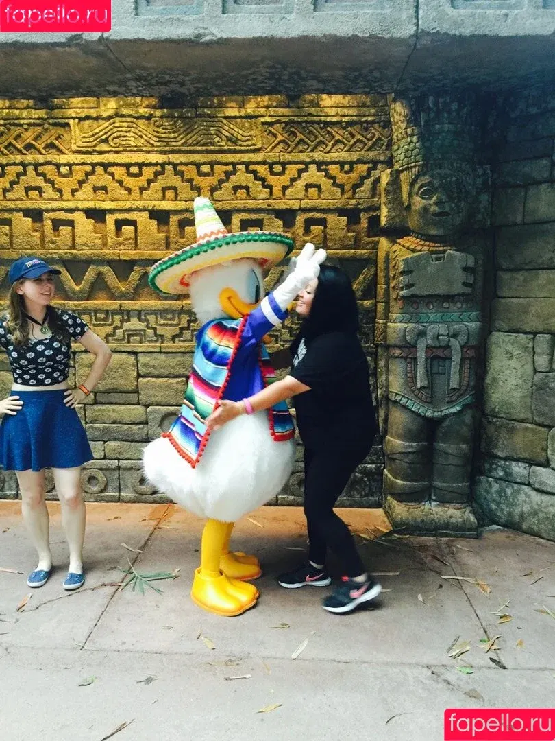 Jenny Nicholson Onlyfans Photo Gallery 