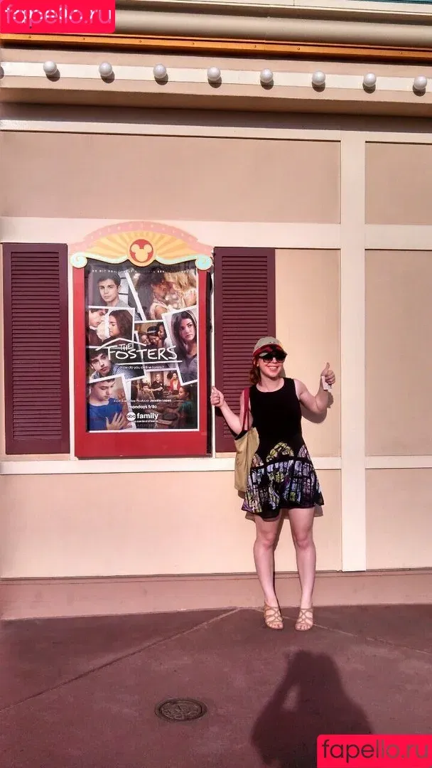 Jenny Nicholson Onlyfans Photo Gallery 