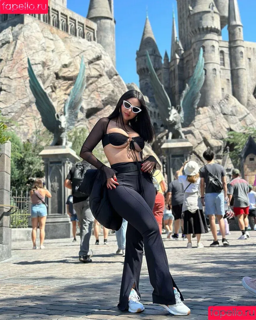 Discussão / Nyvi Estephan / nyvi_estephan / nyviestephan Onlyfans Photo Gallery 