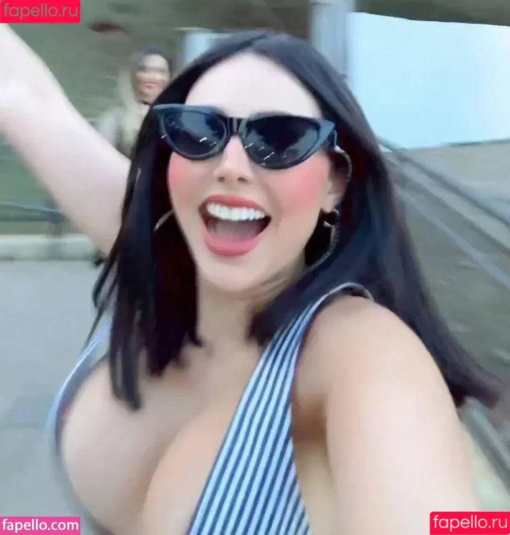 Discussão / Nyvi Estephan / nyvi_estephan / nyviestephan Onlyfans Photo Gallery 