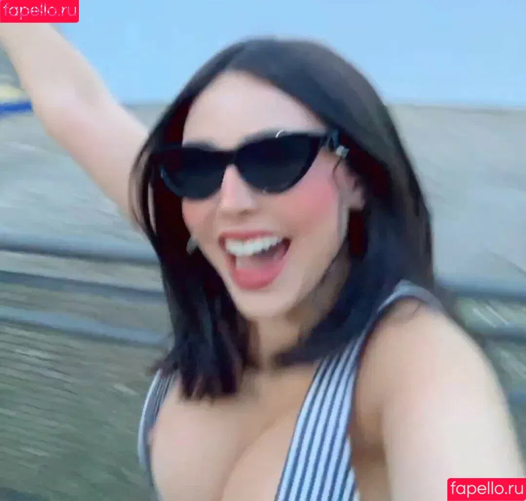 Discussão / Nyvi Estephan / nyvi_estephan / nyviestephan Onlyfans Photo Gallery 