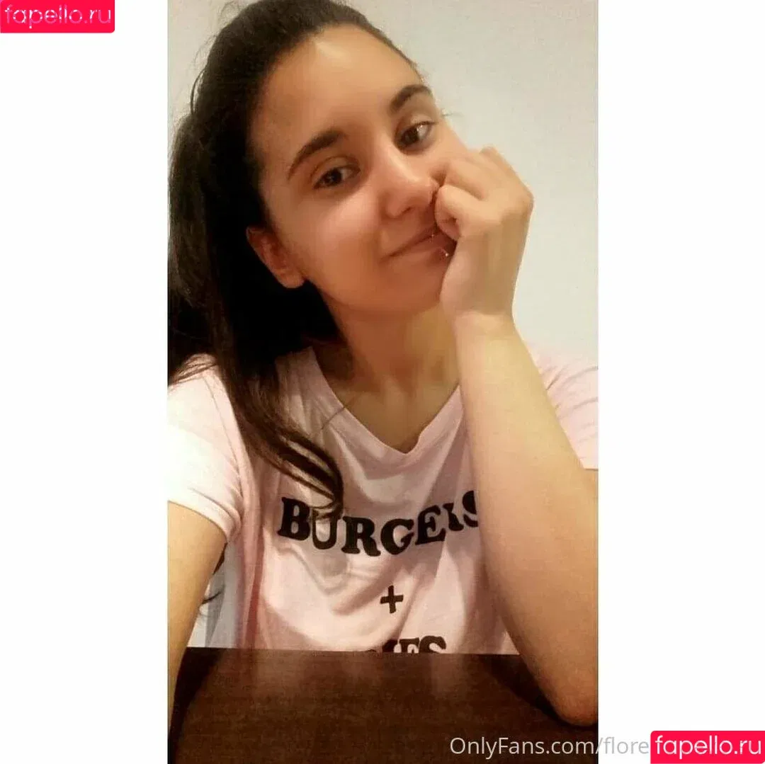 babyflorcita / babyflorcita_store Onlyfans Photo Gallery 