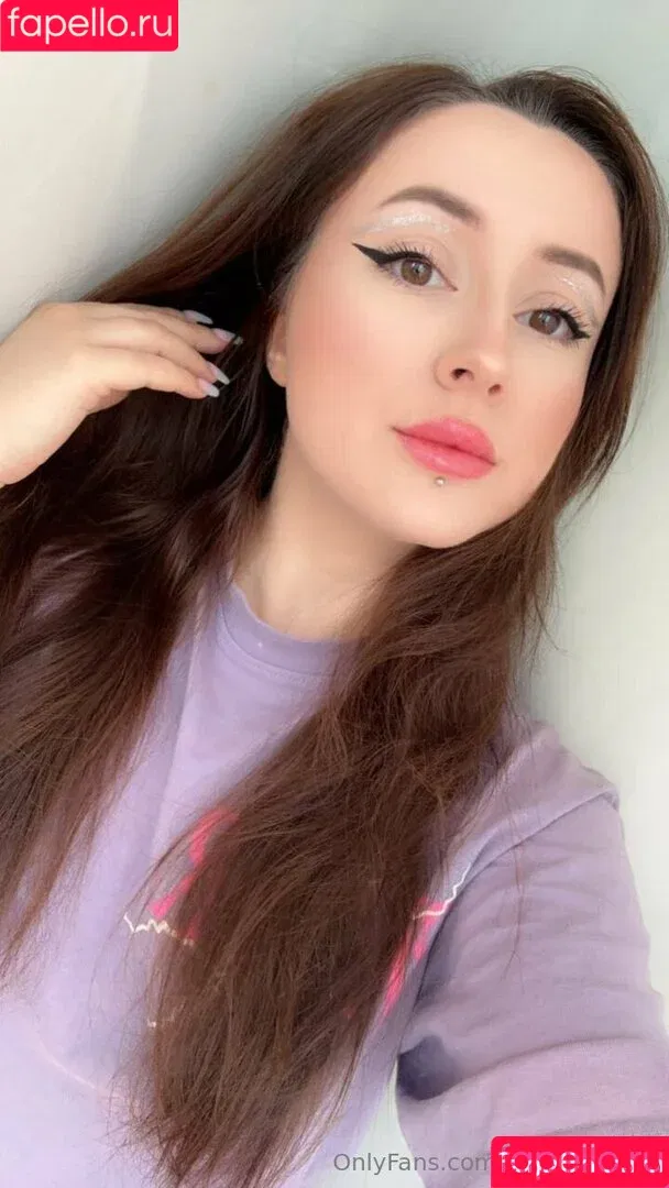 Ameli Kanari / EtherealKiss_ / ameli_kanari / ameliakanaris Onlyfans Photo Gallery 