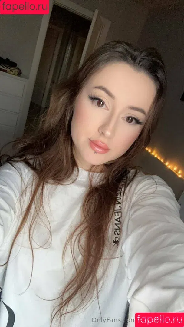 Ameli Kanari / EtherealKiss_ / ameli_kanari / ameliakanaris Onlyfans Photo Gallery 