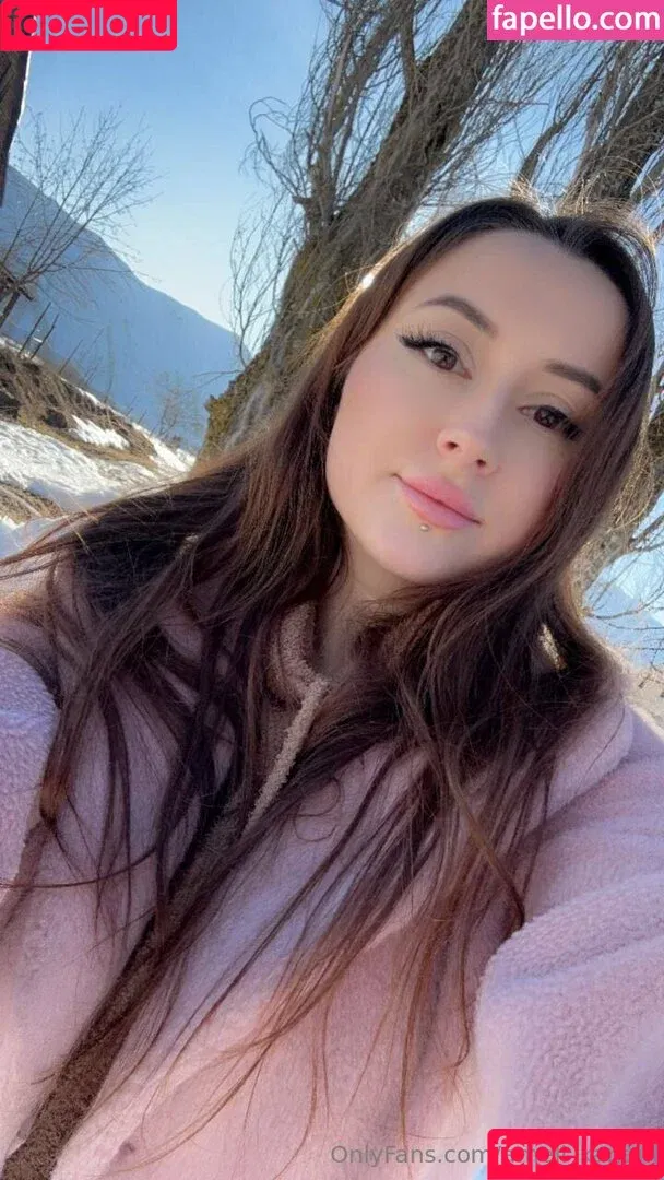 Ameli Kanari / EtherealKiss_ / ameli_kanari / ameliakanaris Onlyfans Photo Gallery 