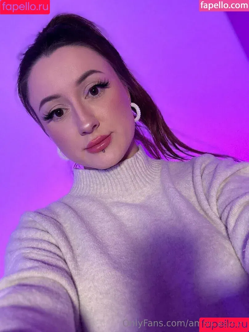 Ameli Kanari / EtherealKiss_ / ameli_kanari / ameliakanaris Onlyfans Photo Gallery 