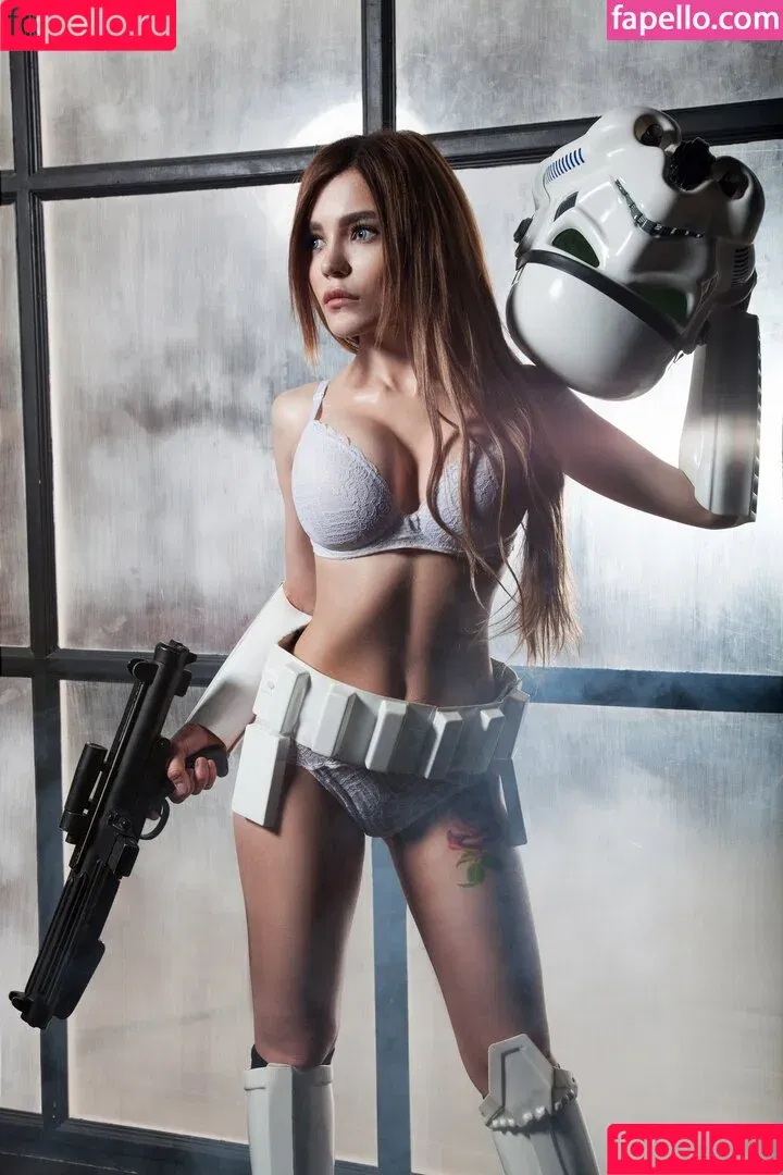 Christina Fink / Kalinka Fox / kalinka.fox / kalinkafox Onlyfans Photo Gallery 