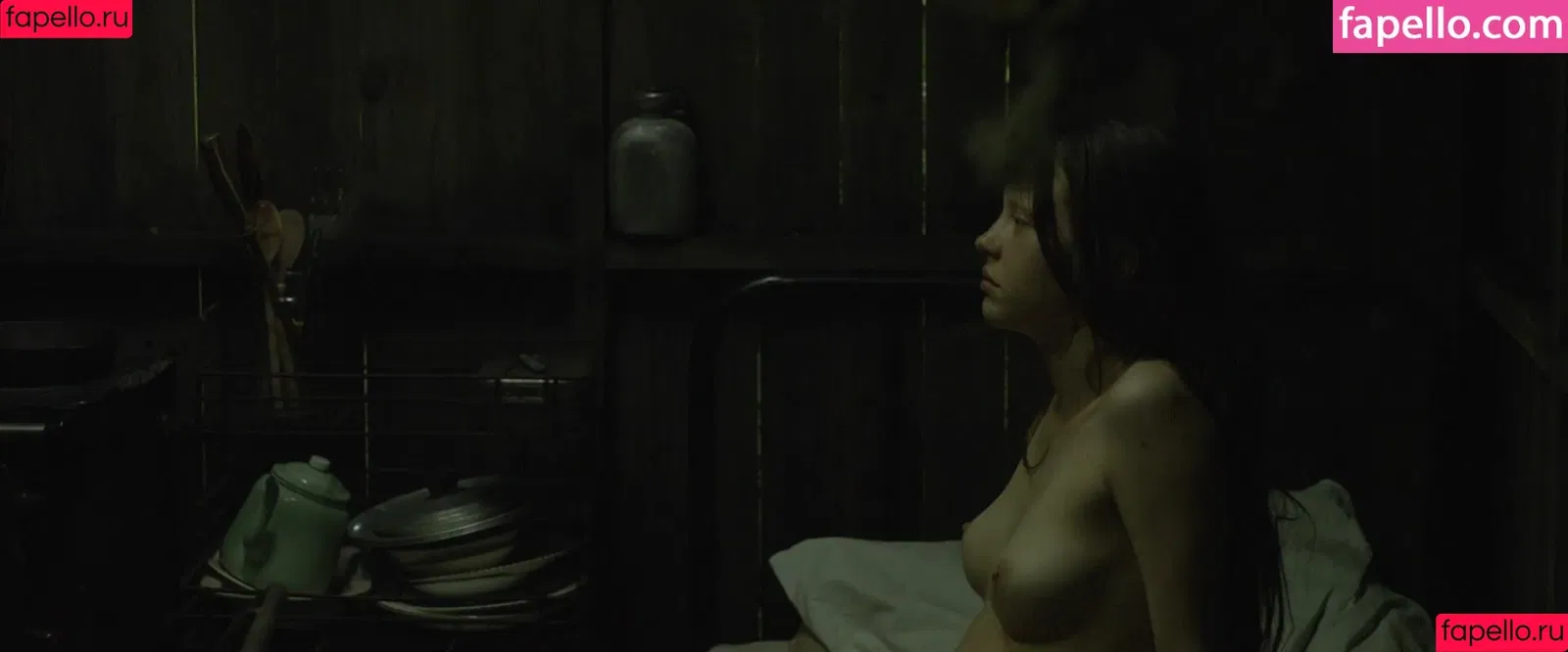 Mia Goth / goth.mia / officalmiagoth Onlyfans Photo Gallery 