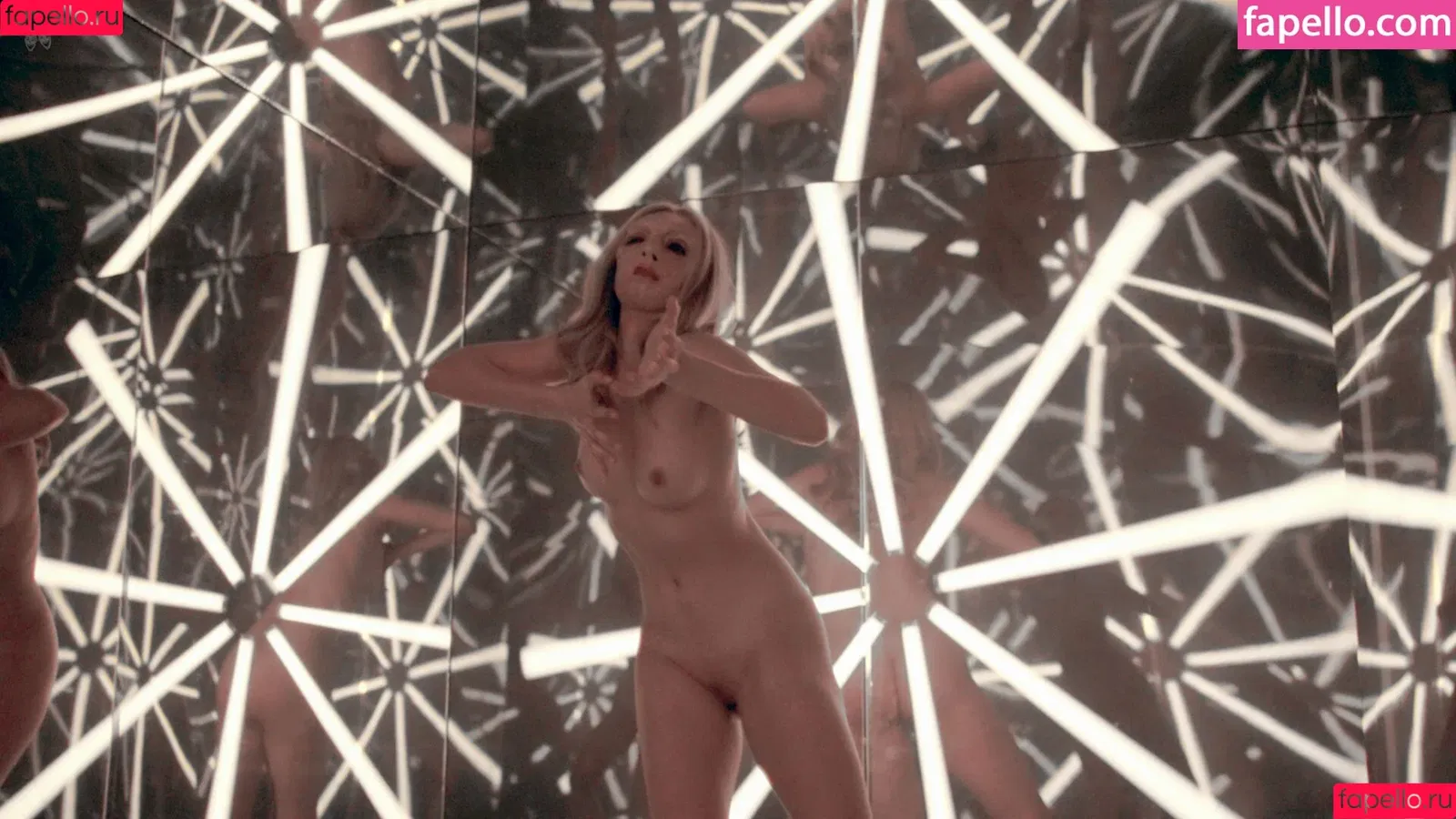 Mia Goth / goth.mia / officalmiagoth Onlyfans Photo Gallery 