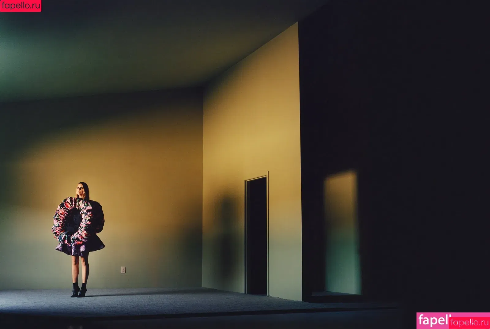 Mia Goth / goth.mia / officalmiagoth Onlyfans Photo Gallery 