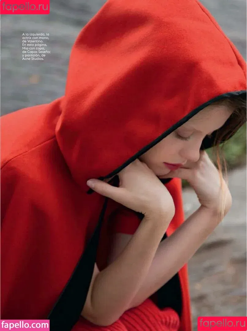 Mia Goth / goth.mia / officalmiagoth Onlyfans Photo Gallery 