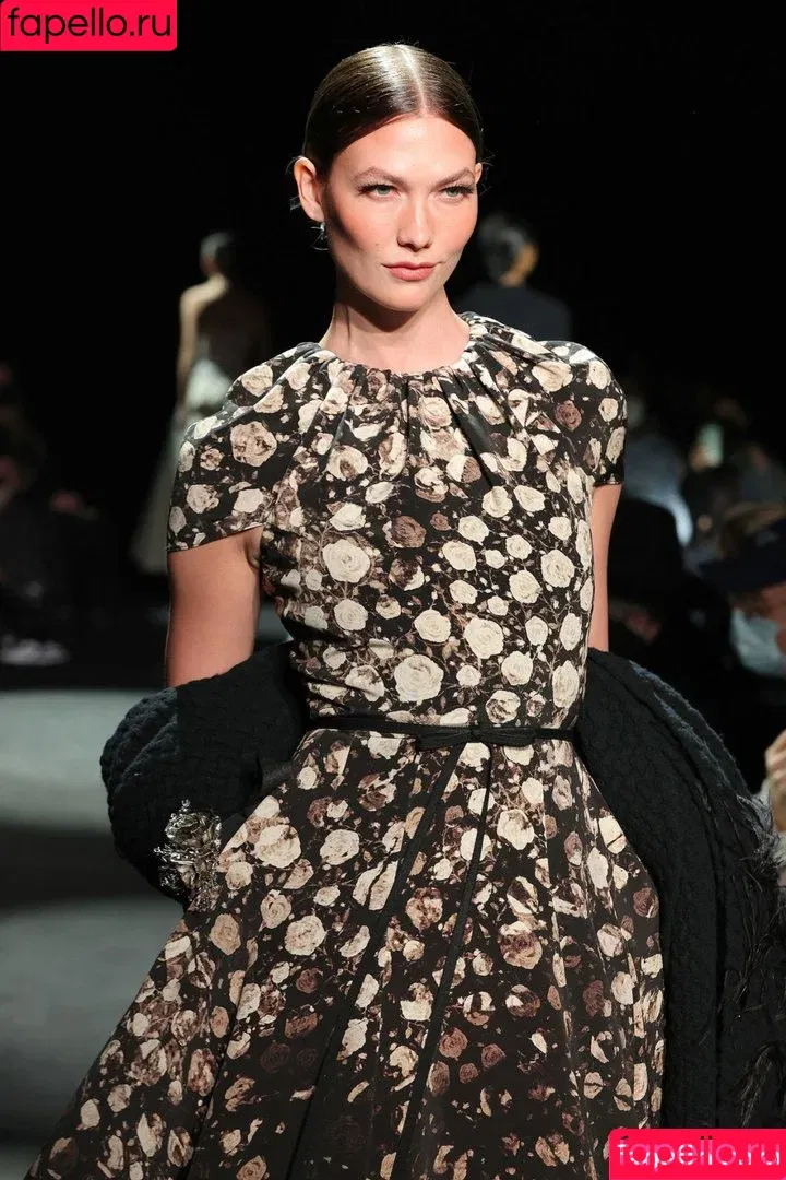 Karlie Kloss / karliekloss Onlyfans Photo Gallery 