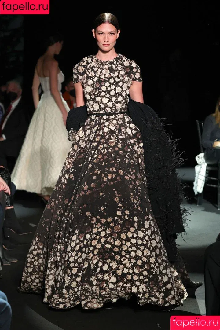 Karlie Kloss / karliekloss Onlyfans Photo Gallery 