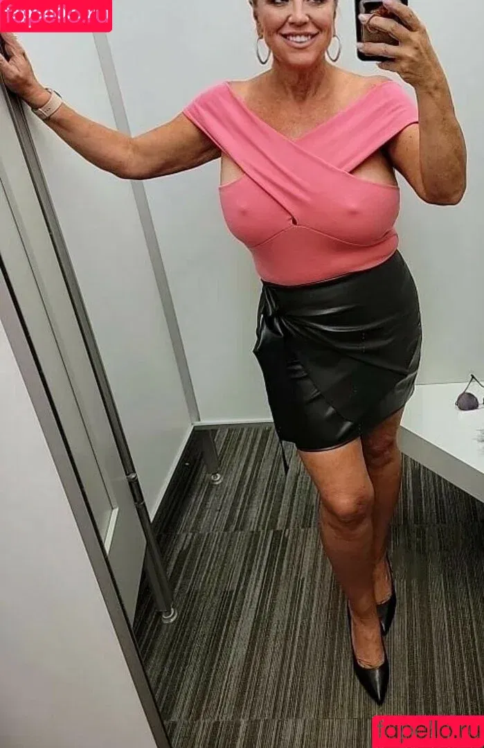 Crazychichi / crazychick88 Onlyfans Photo Gallery 