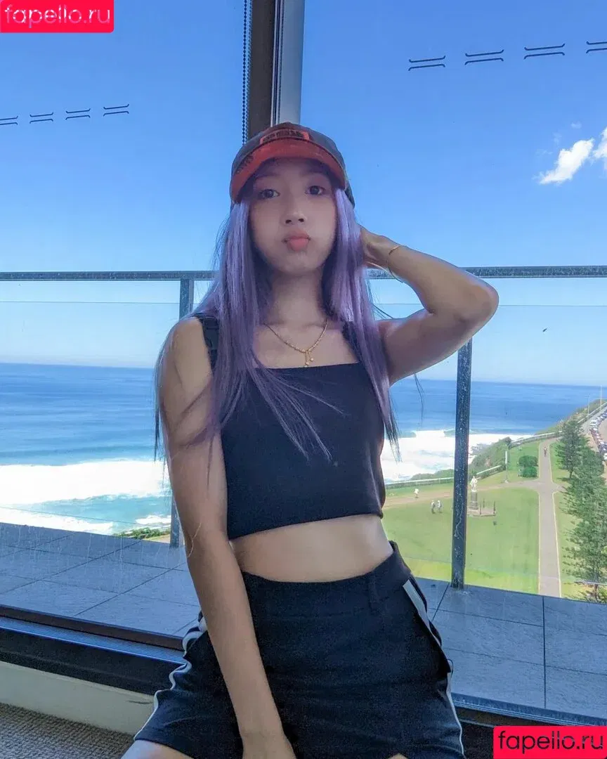 T10Nat / ten_against Onlyfans Photo Gallery 