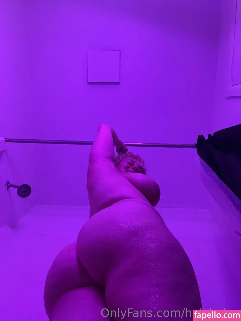 holykoley Onlyfans Photo Gallery 