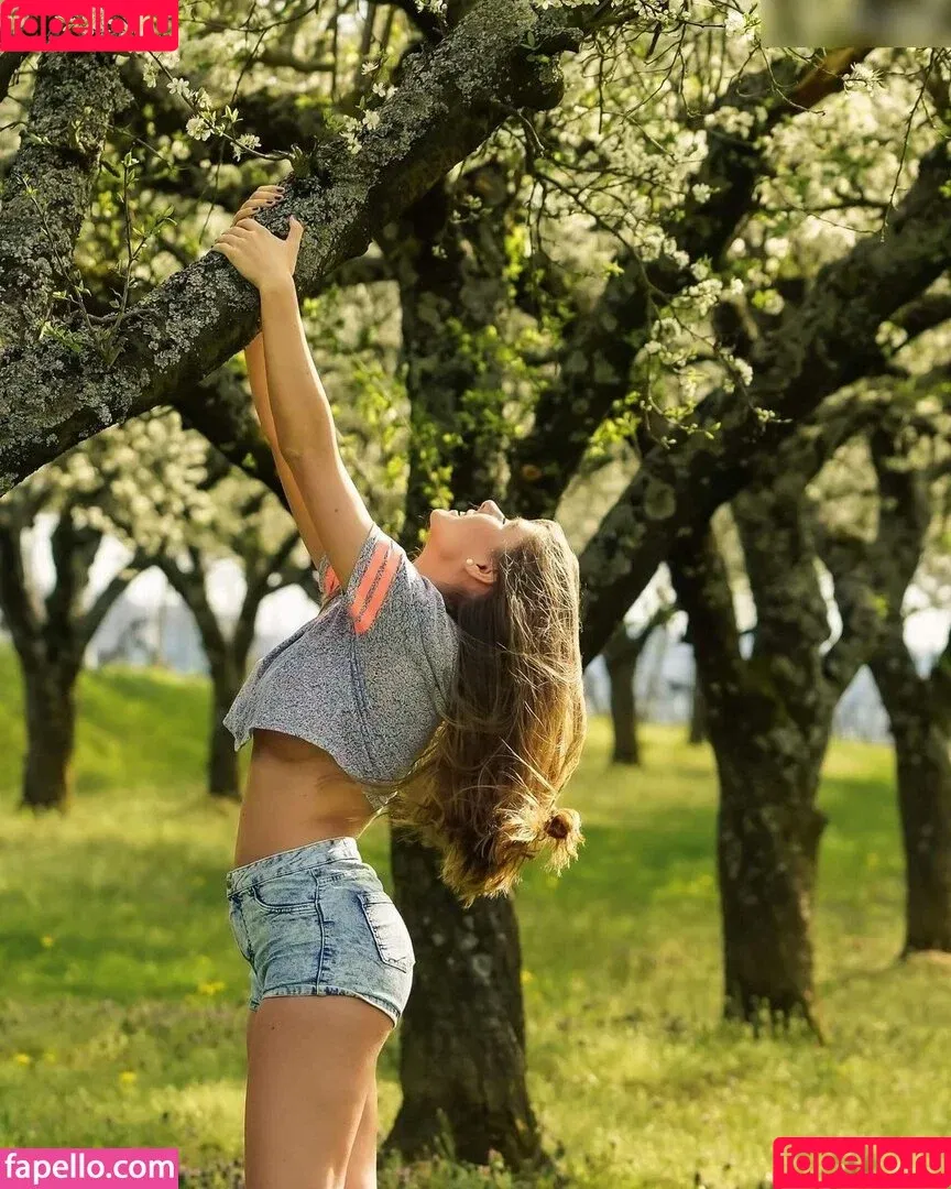 Sarah Follmann / sarah_follmann Onlyfans Photo Gallery 