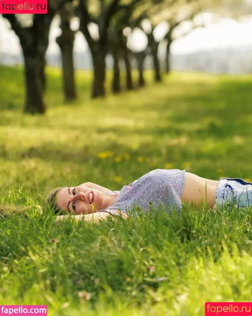 Sarah Follmann / sarah_follmann Onlyfans Photo Gallery 