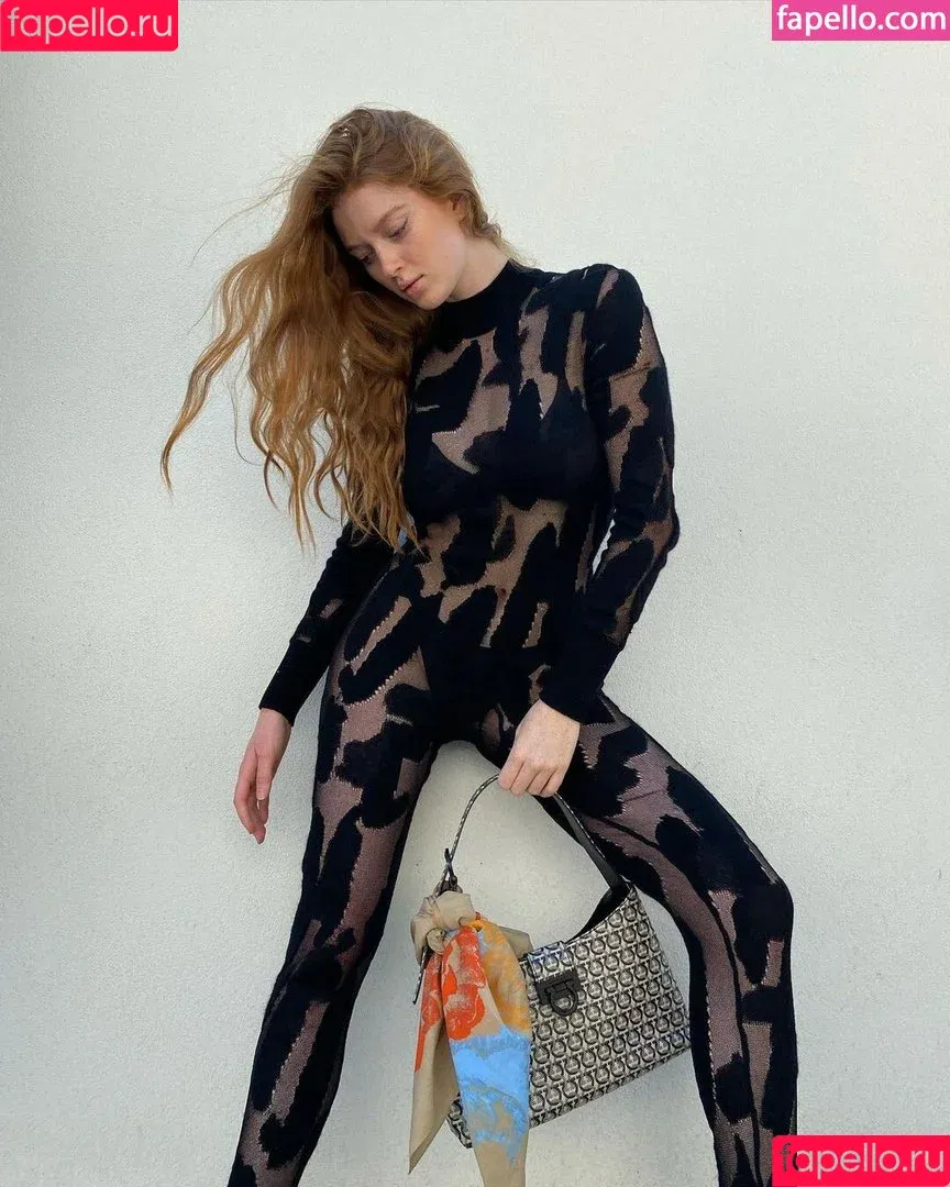 Larsen Thompson / larsenthompson / larsenthompsonofficial Onlyfans Photo Gallery 
