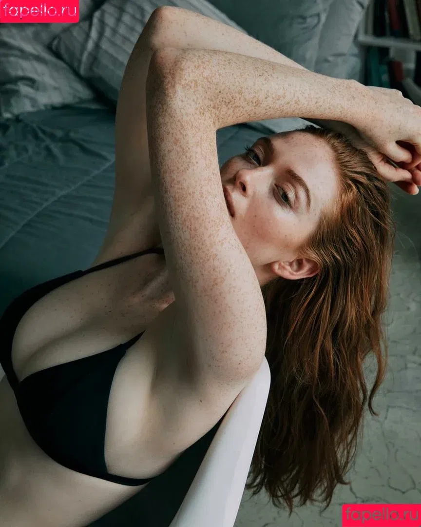 Larsen Thompson / larsenthompson / larsenthompsonofficial Onlyfans Photo Gallery 