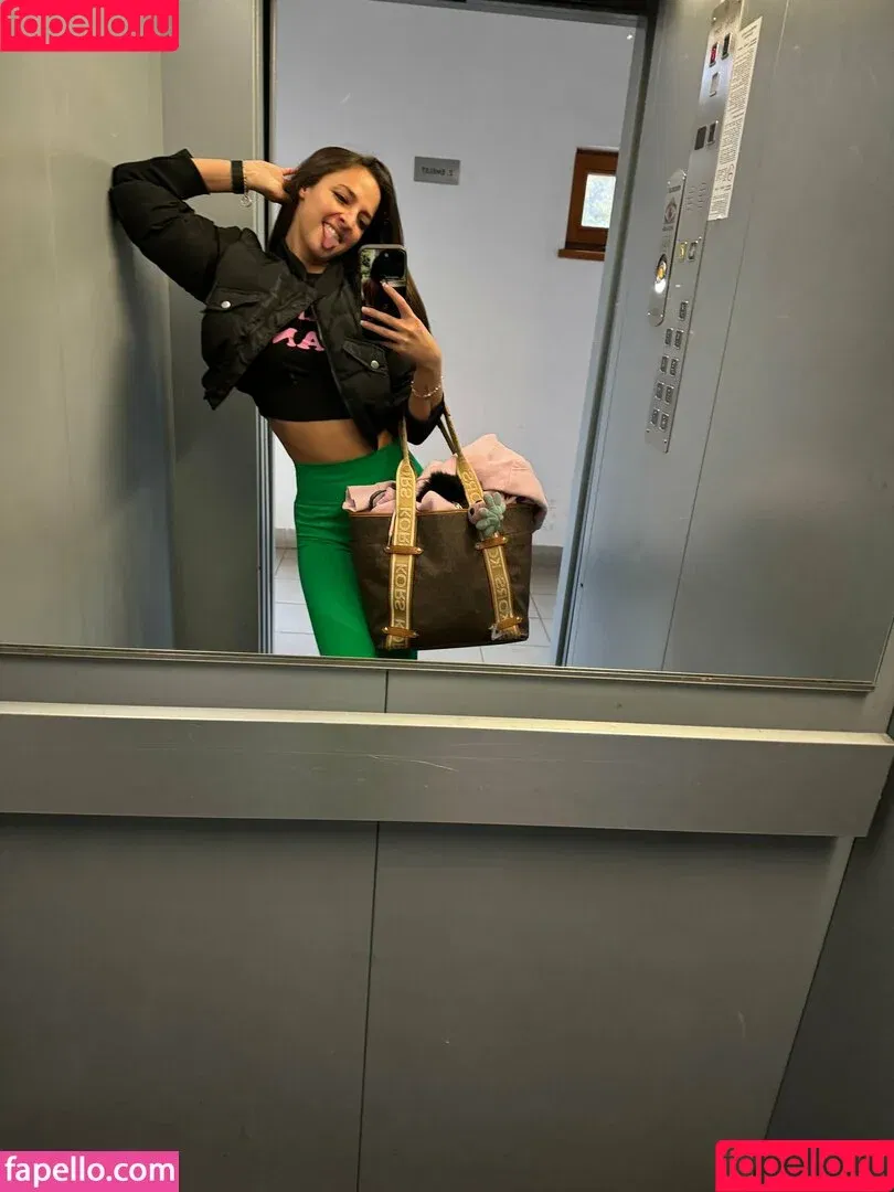 amiraadarax / amirahadarax Onlyfans Photo Gallery 