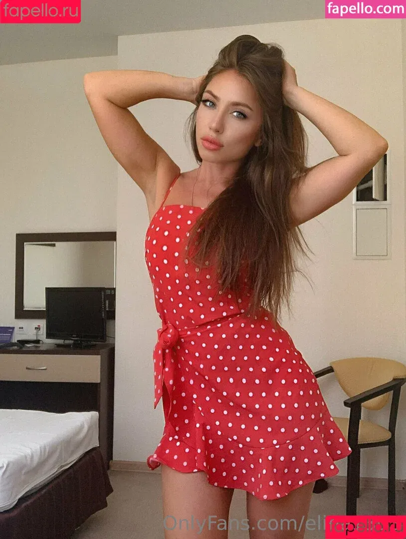 elin_sweett / elina1303 Onlyfans Photo Gallery 