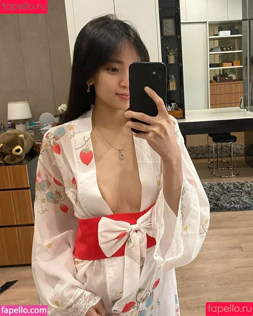 Aveline Liu / aveline / xoaveline_liu Onlyfans Photo Gallery 