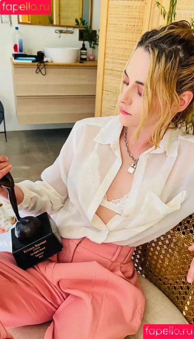 Kristen Stewart / kristenstewartx Onlyfans Photo Gallery 