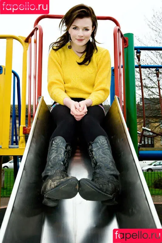 Aisling Bea / baby_aisling / weemissbea Onlyfans Photo Gallery 