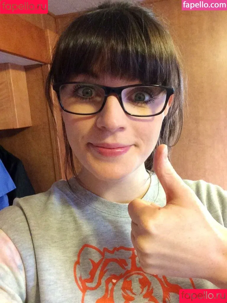 Aisling Bea / baby_aisling / weemissbea Onlyfans Photo Gallery 