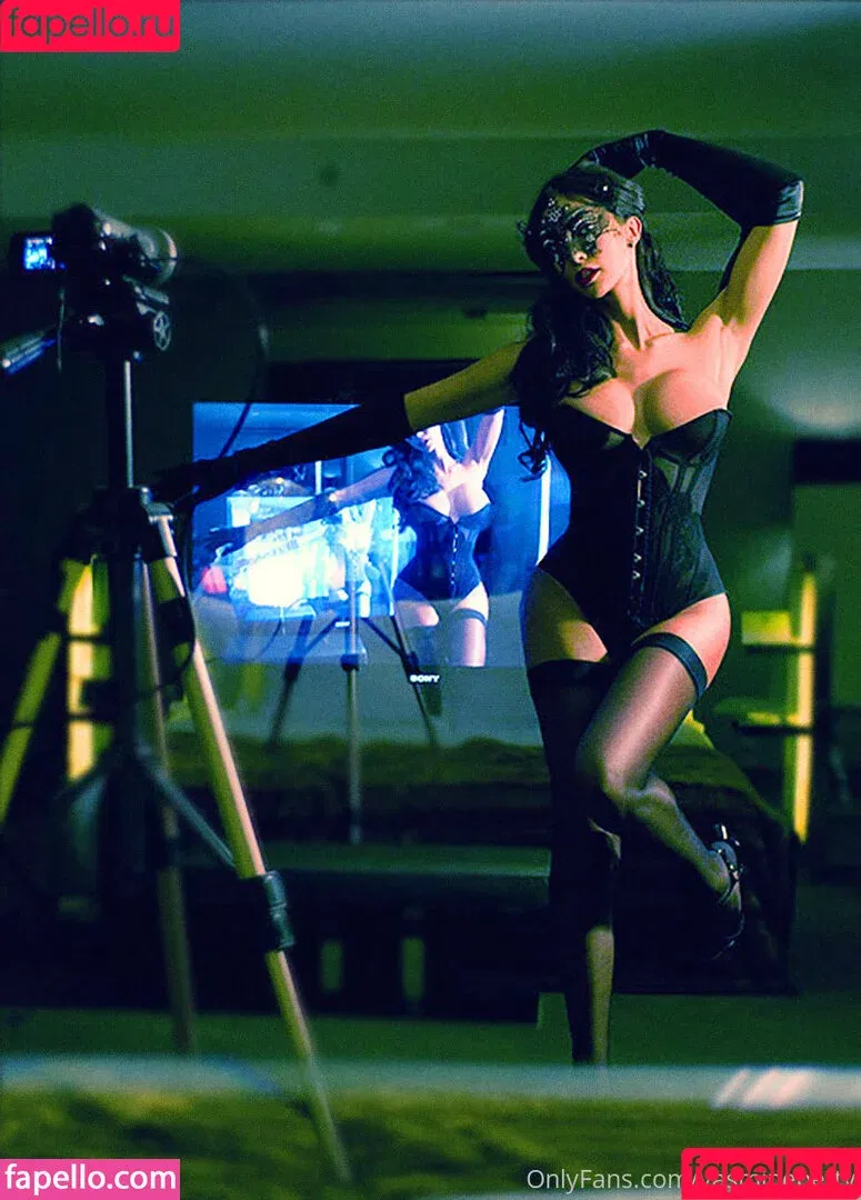 Jennifer Paris / Yasmine Petty / yasminepetty Onlyfans Photo Gallery 