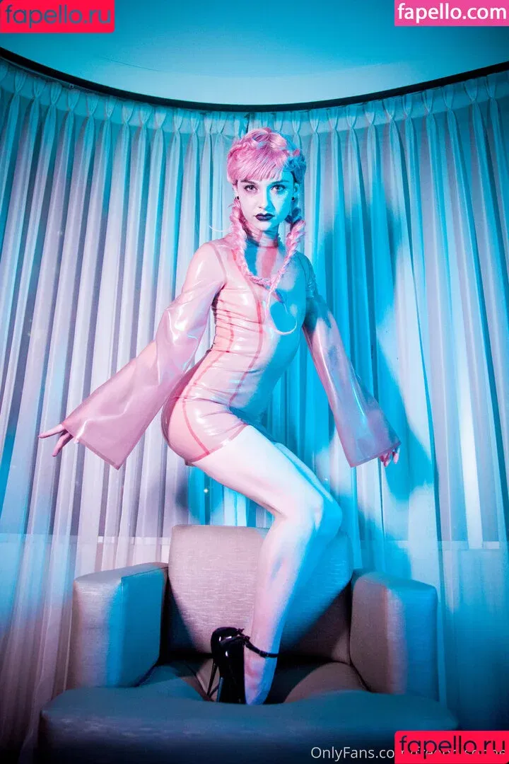 _miszire504_ / freepoisonne Onlyfans Photo Gallery 