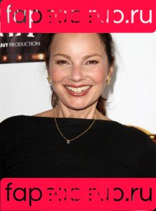 Fran Drescher Nude Onlyfans Photo 51