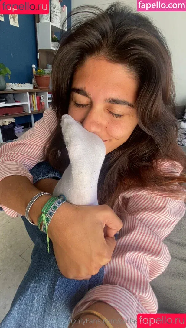 carlasfeetfrenchgirl / lipsbycarla Onlyfans Photo Gallery 