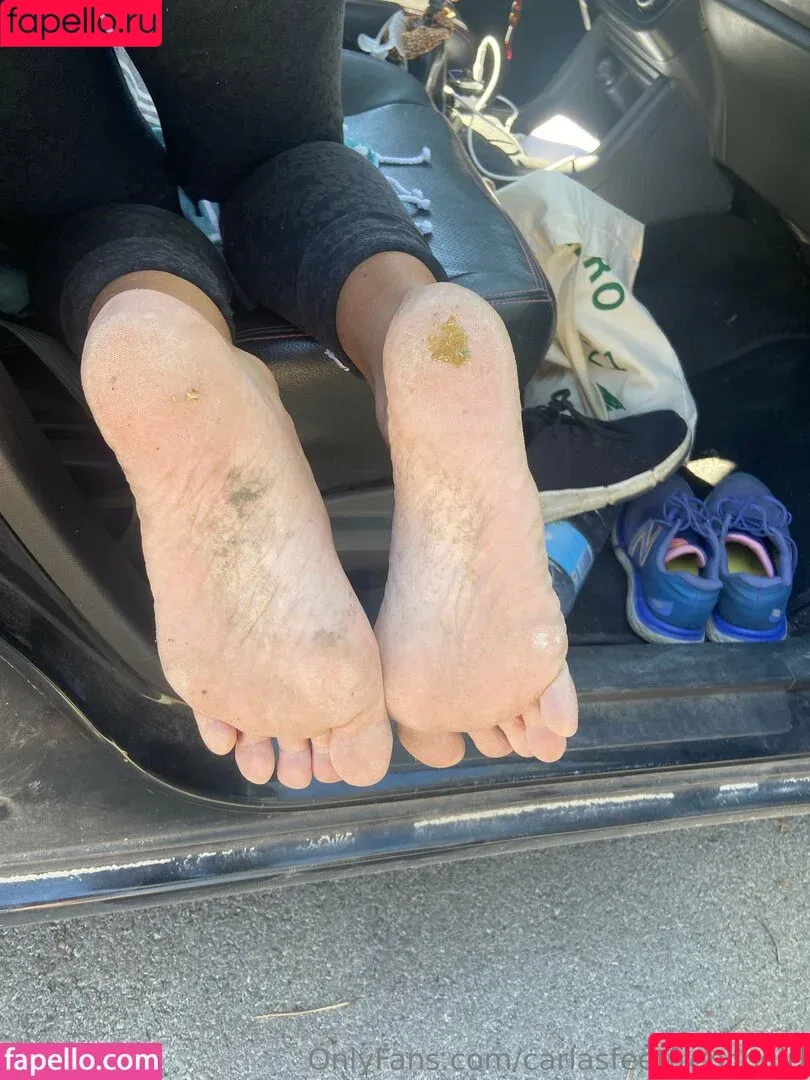 carlasfeetfrenchgirl / lipsbycarla Onlyfans Photo Gallery 