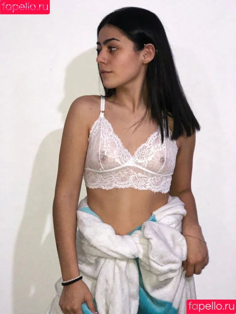 Milica_yb / https: / michiuwu18 Onlyfans Photo Gallery 