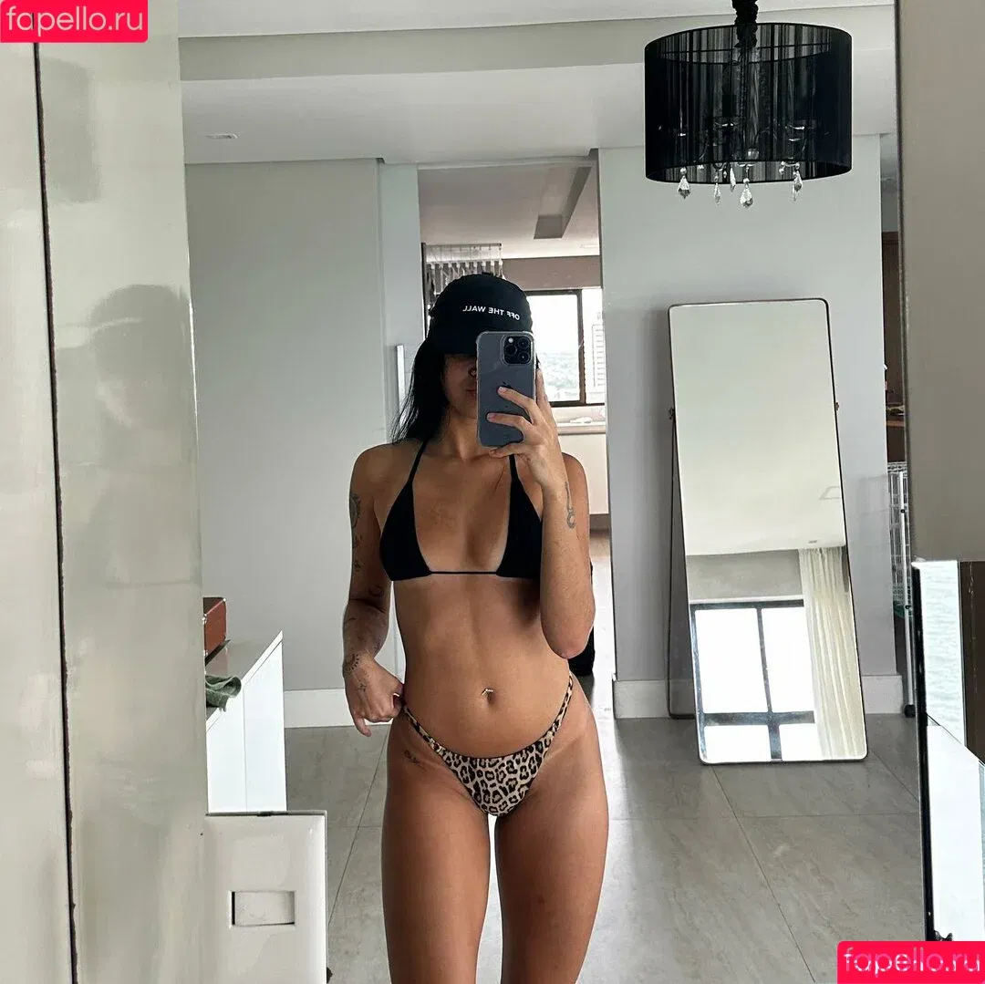 Rebeca Bareto / beca_barreto / becaa_barreto Onlyfans Photo Gallery 